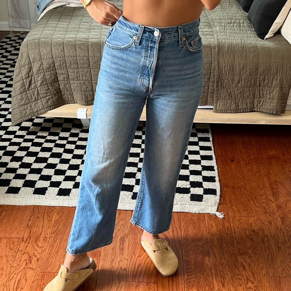 Levis Ribcage in At the Ready. Size 26, inseam 27.